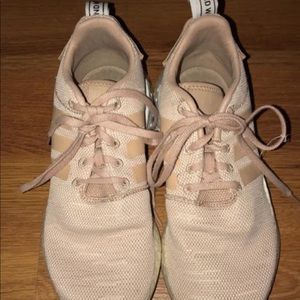 Women’s adidas tennis shoes